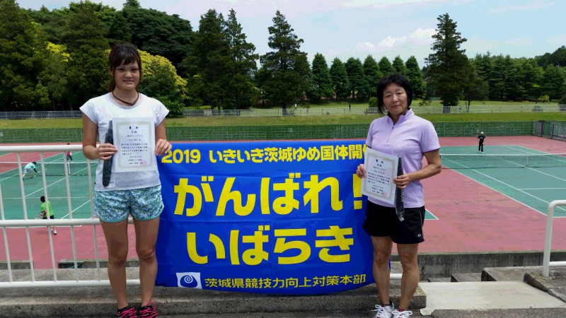 女子３位　小川選手　青木選手